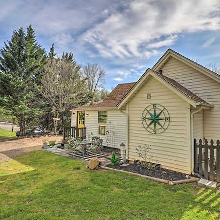 Stylish Asheville Home With Backyard And Fire Pit Woodfin Exterior photo